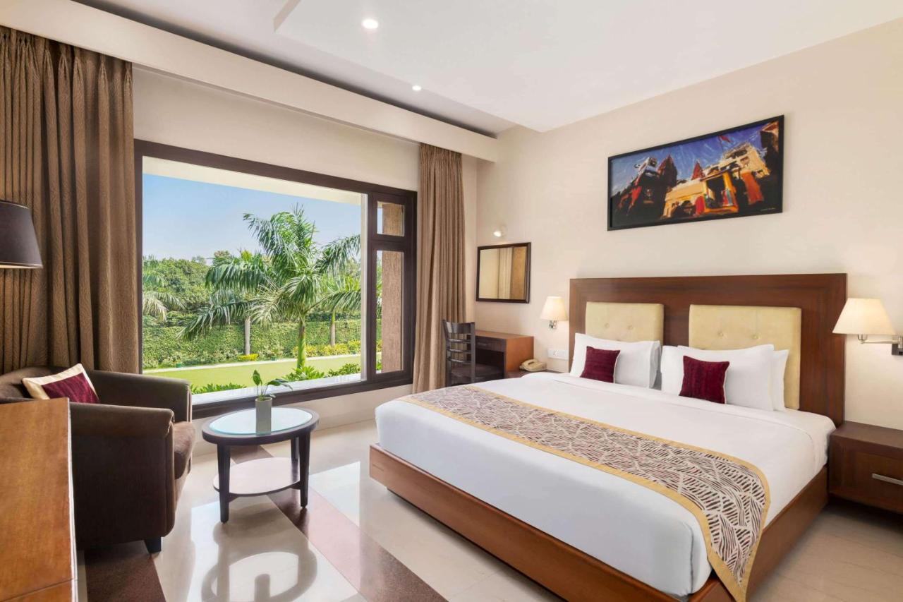 Ramada By Wyndham Varanasi Katesar Chandauli Екстериор снимка