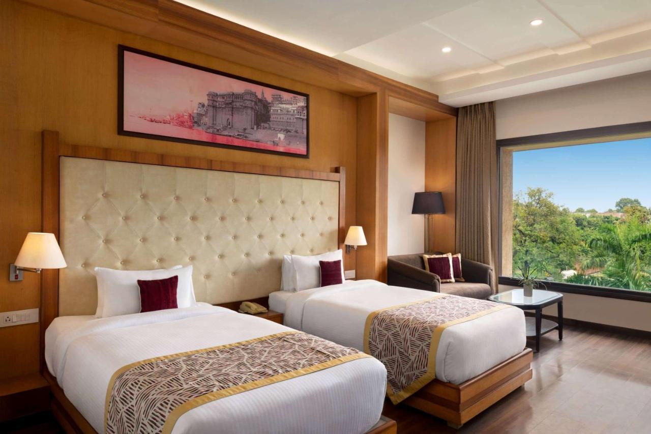 Ramada By Wyndham Varanasi Katesar Chandauli Екстериор снимка