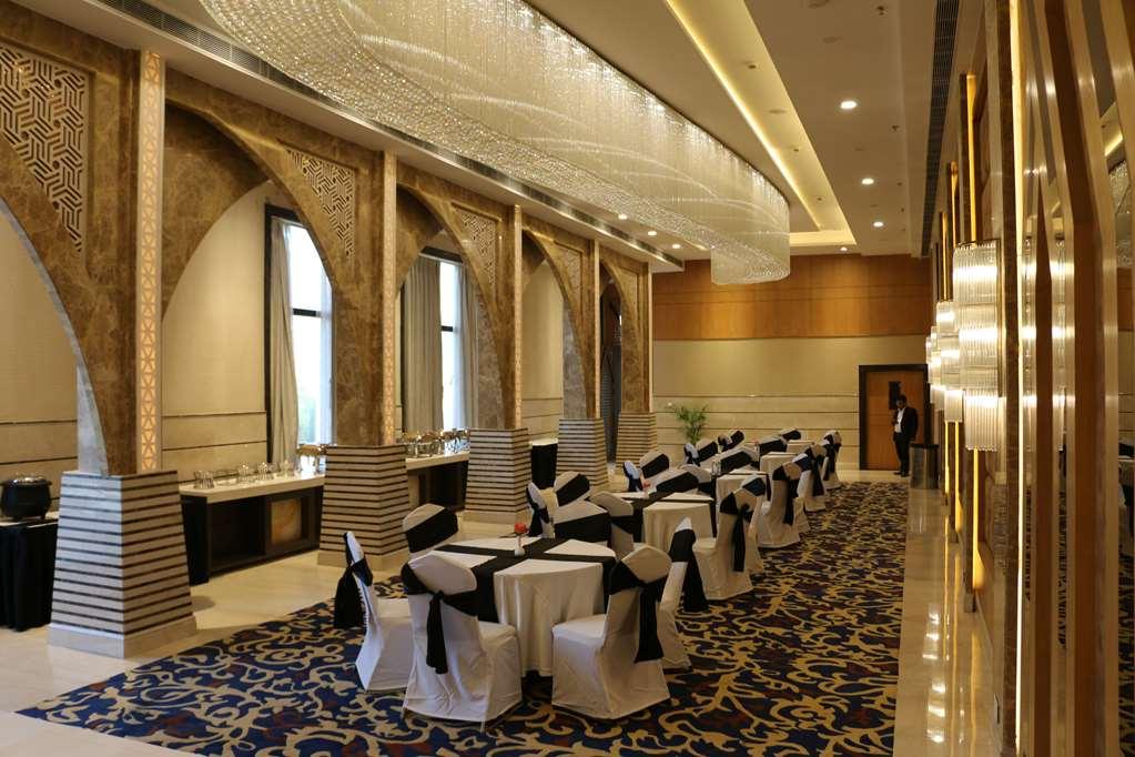 Ramada By Wyndham Varanasi Katesar Chandauli Съоръжения снимка