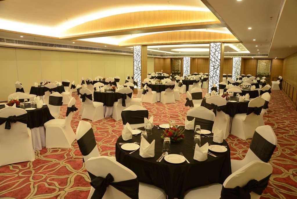 Ramada By Wyndham Varanasi Katesar Chandauli Съоръжения снимка