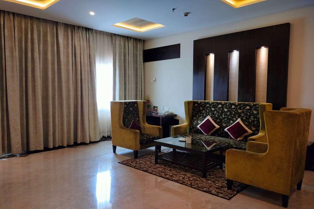 Ramada By Wyndham Varanasi Katesar Chandauli Стая снимка